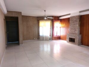 Otra Vista Living / puerta de ingreso