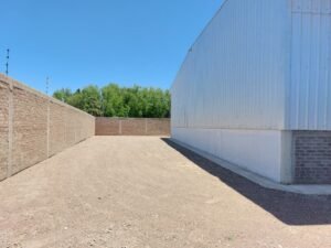 Calle interna de maniobra