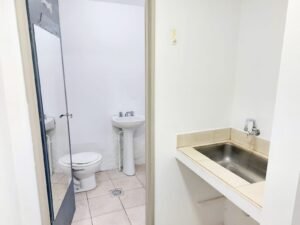 Vista Kitchinette y Baño